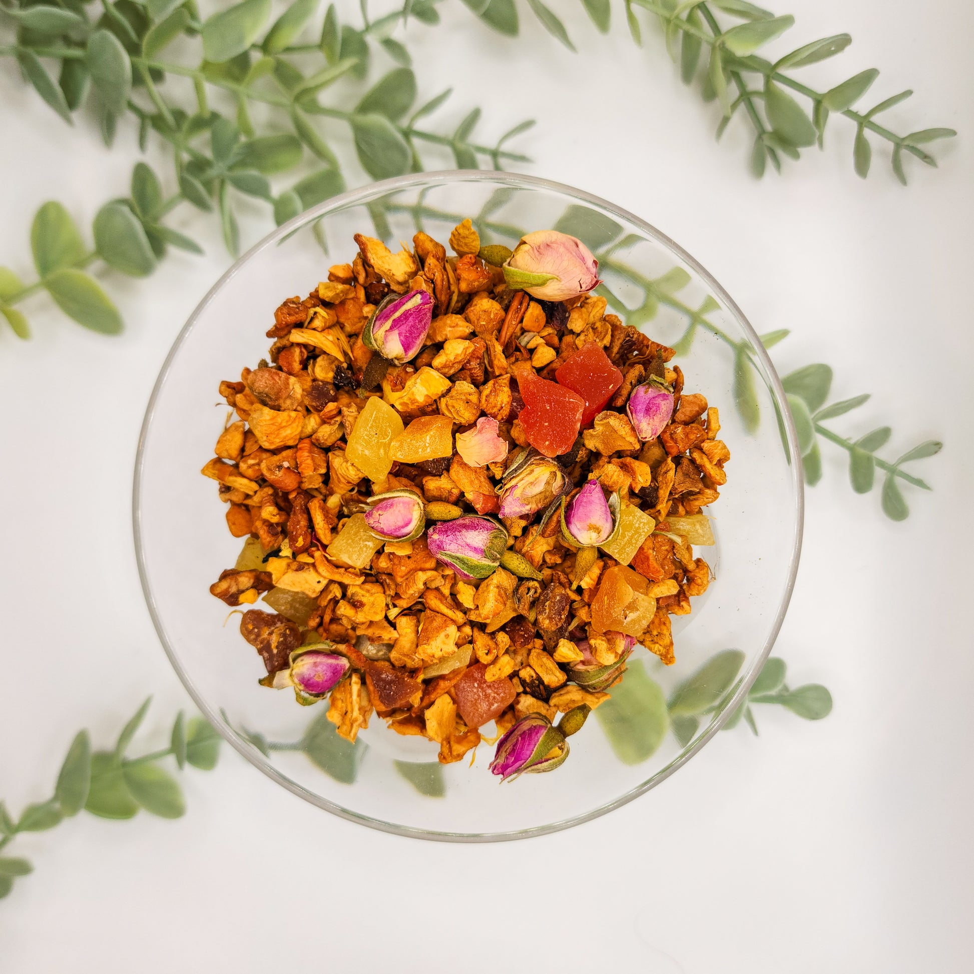 Infusion Mira La Belle - mélange fruité avec morceaux de pomme ananas papaye poire et fleurs de souci