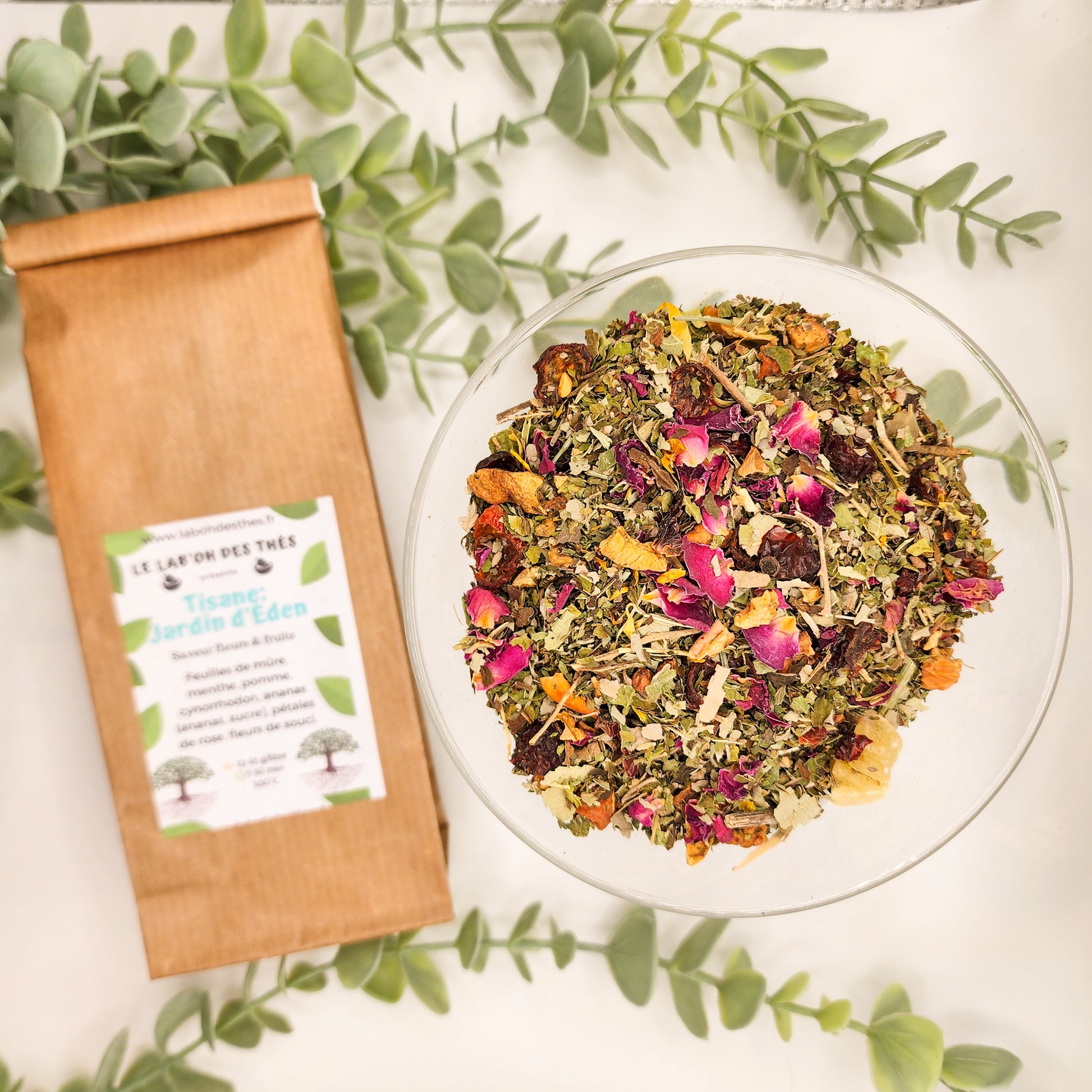 Tisane Jardin d'Éden en sachet et vrac – menthe pomme ananas feuilles de mûre cynorrhodon pétales de rose fleurs de souci – Le Lab'oh des Thés