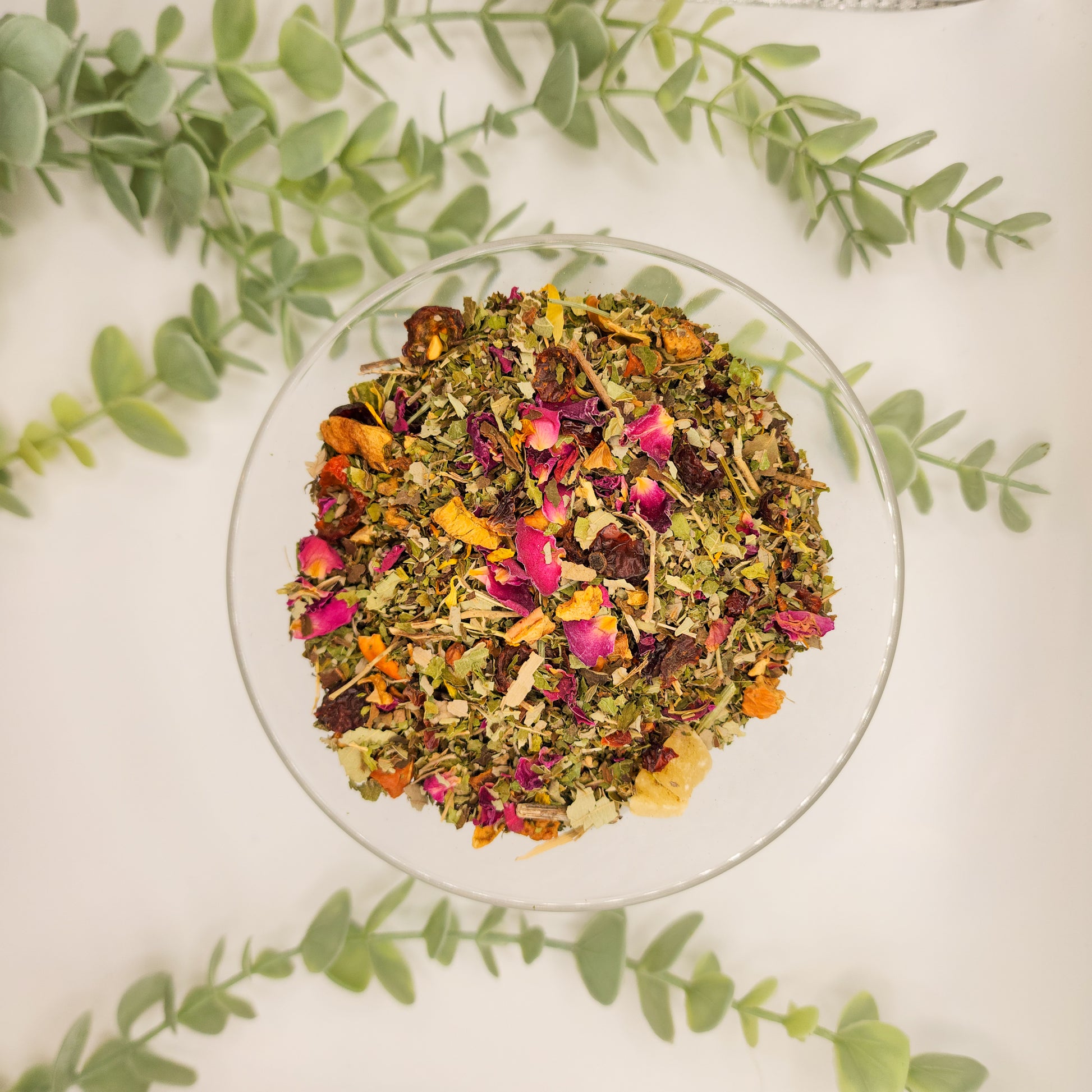 Mélange Jardin d'Éden en vrac – feuilles de mûre menthe pomme ananas cynorrhodon pétales de rose fleurs de souci – Le Lab'oh des Thés