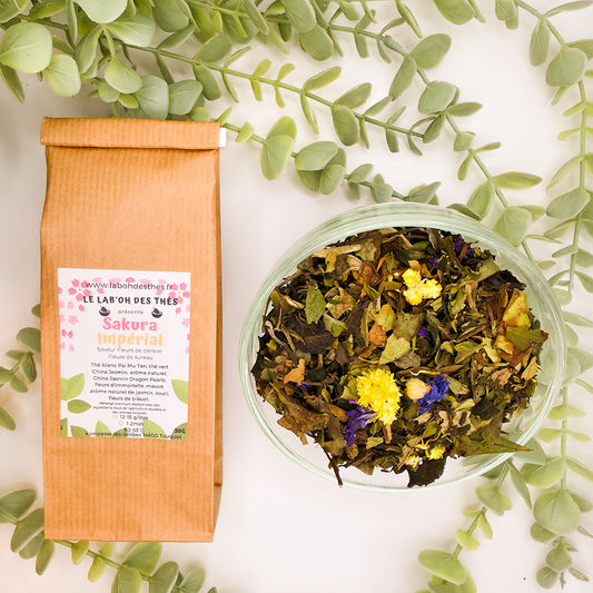 Sakura Impérial thé blanc en sachet et vrac – Pai Mu Tan jasmin fleurs de cerisier – Le Lab'oh des Thés