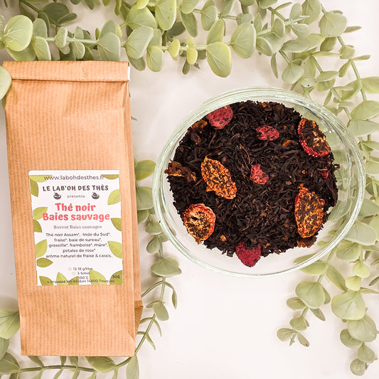 Thé Noir Baies Sauvages en sachet et vrac – Assam fraise cassis mûre framboise sureau – Le Lab'oh des Thés