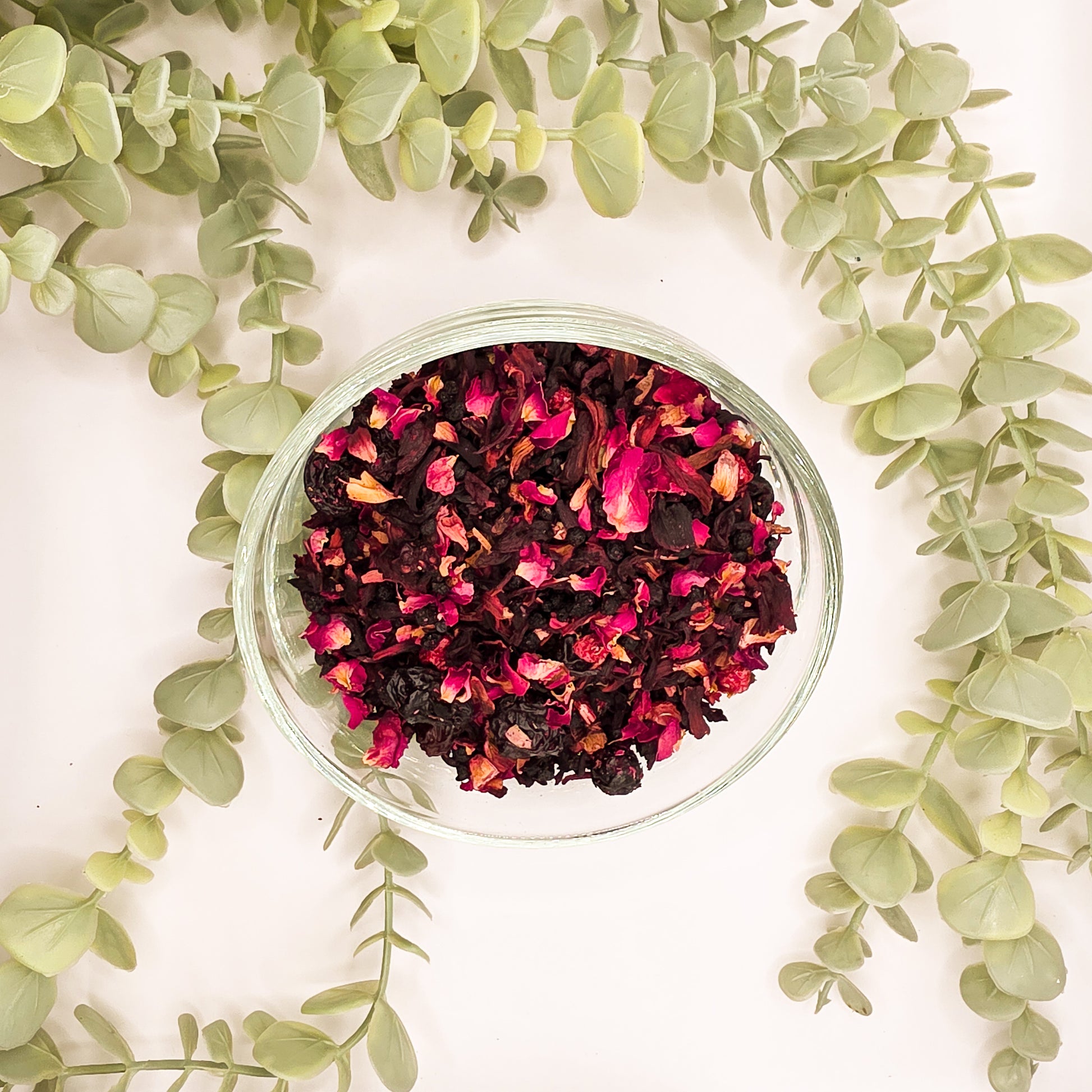 Mélange infusion fruits rouges en vrac – hibiscus sureau raisin pétales de rose – Le Lab'oh des Thés