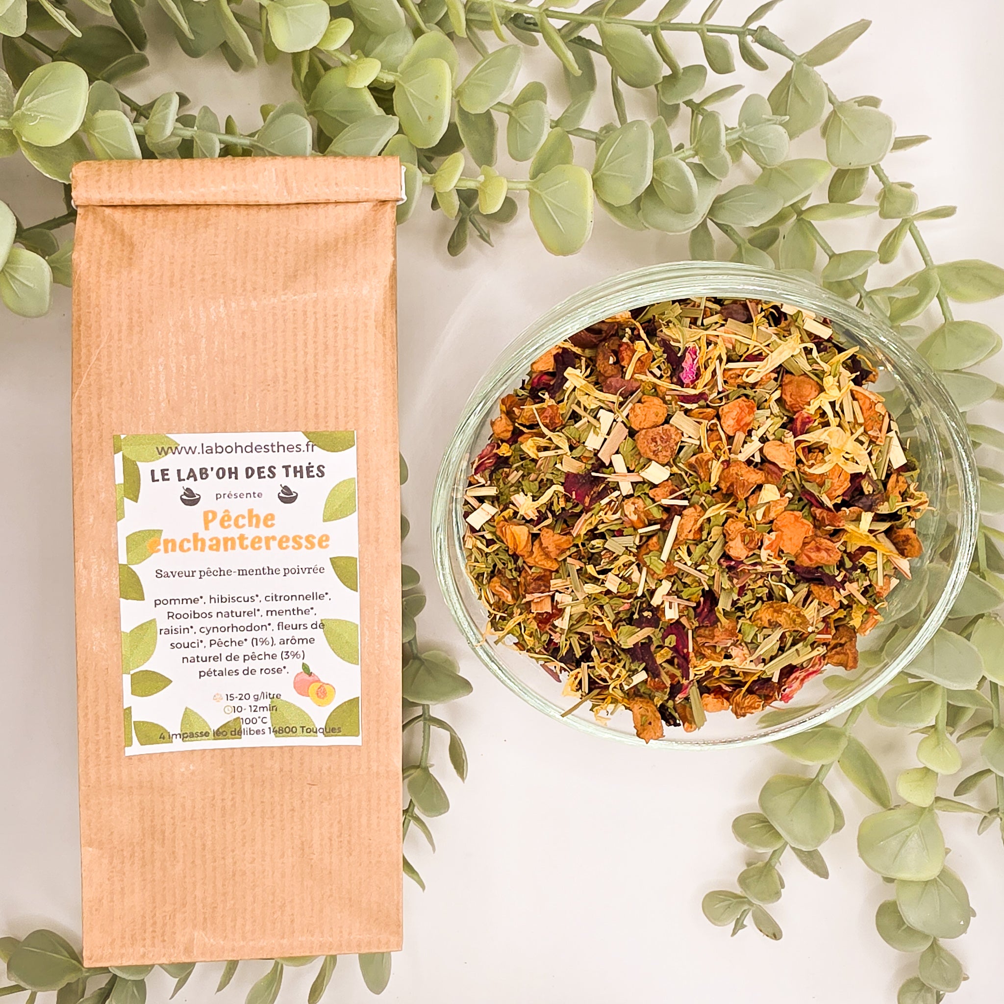 Infusion Pêche Enchanteresse fruitée – pomme hibiscus rooibos menthe – sachet 30g et 90g – Lab'oh des Thés
