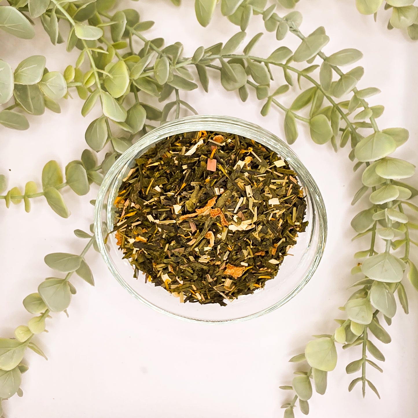 Mélange thé vert Citron-Romarin en vrac – Sencha citronnelle romarin écorces de citron fleurs de souci – Le Lab'oh des Thés