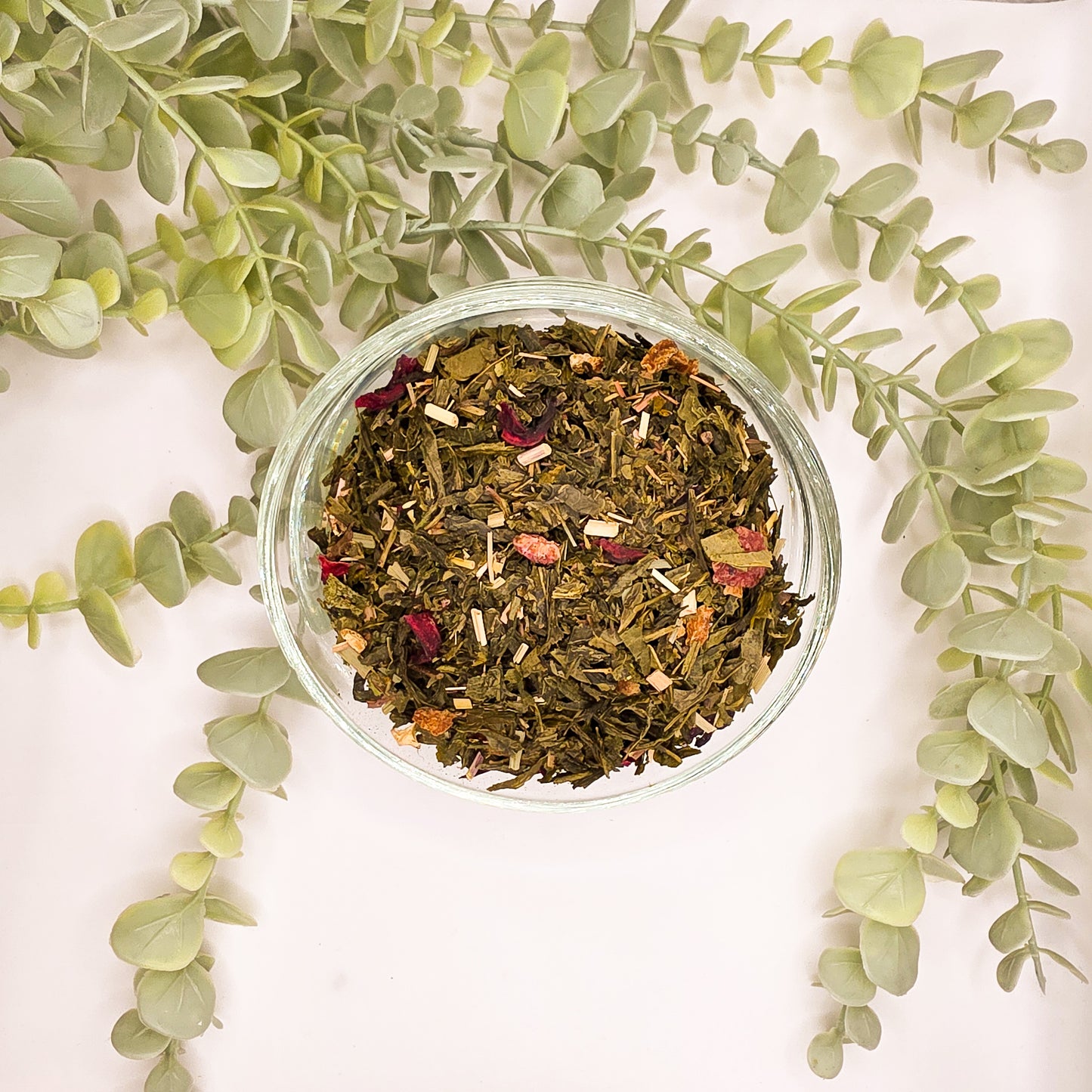 Mélange Thé Vert Framboise Mojito en vrac – Sencha citronnelle menthe framboise 3% hibiscus écorces de citron – Le Lab'oh des Thés