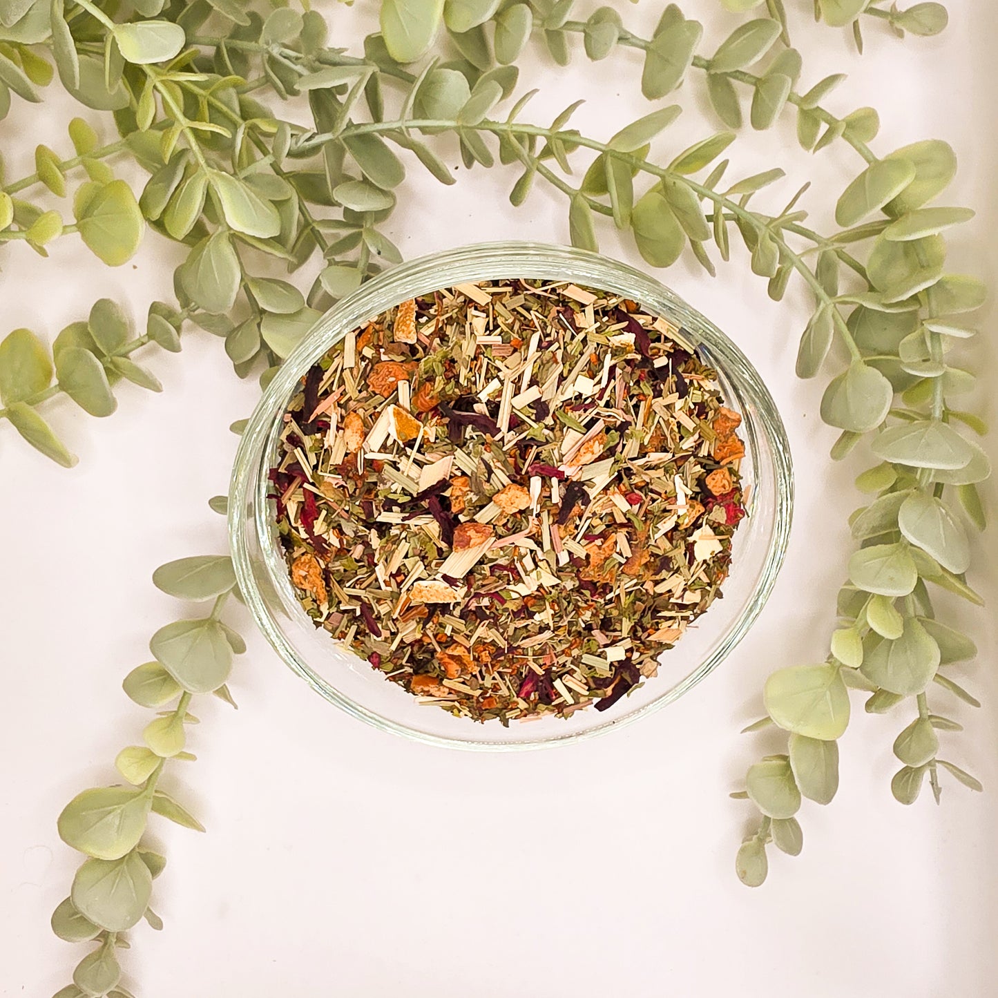 Mélange Rooibos Estivale Menthe Framboise en vrac – rooibos 40% menthe 21% citronnelle 15% pomme hibiscus framboise – Le Lab'oh des Thés
