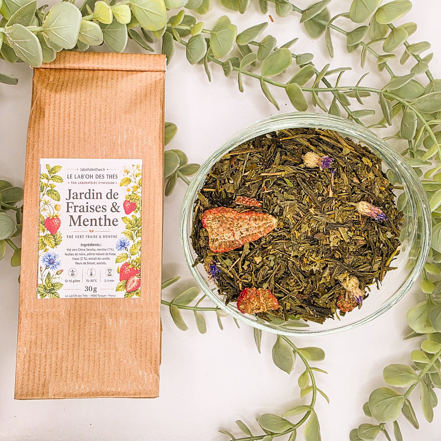 Jardin de Fraises & Menthe thé vert BIO en sachet et vrac – fraise menthe vanille China Sencha fleurs de bleuet – Le Lab'oh des Thés