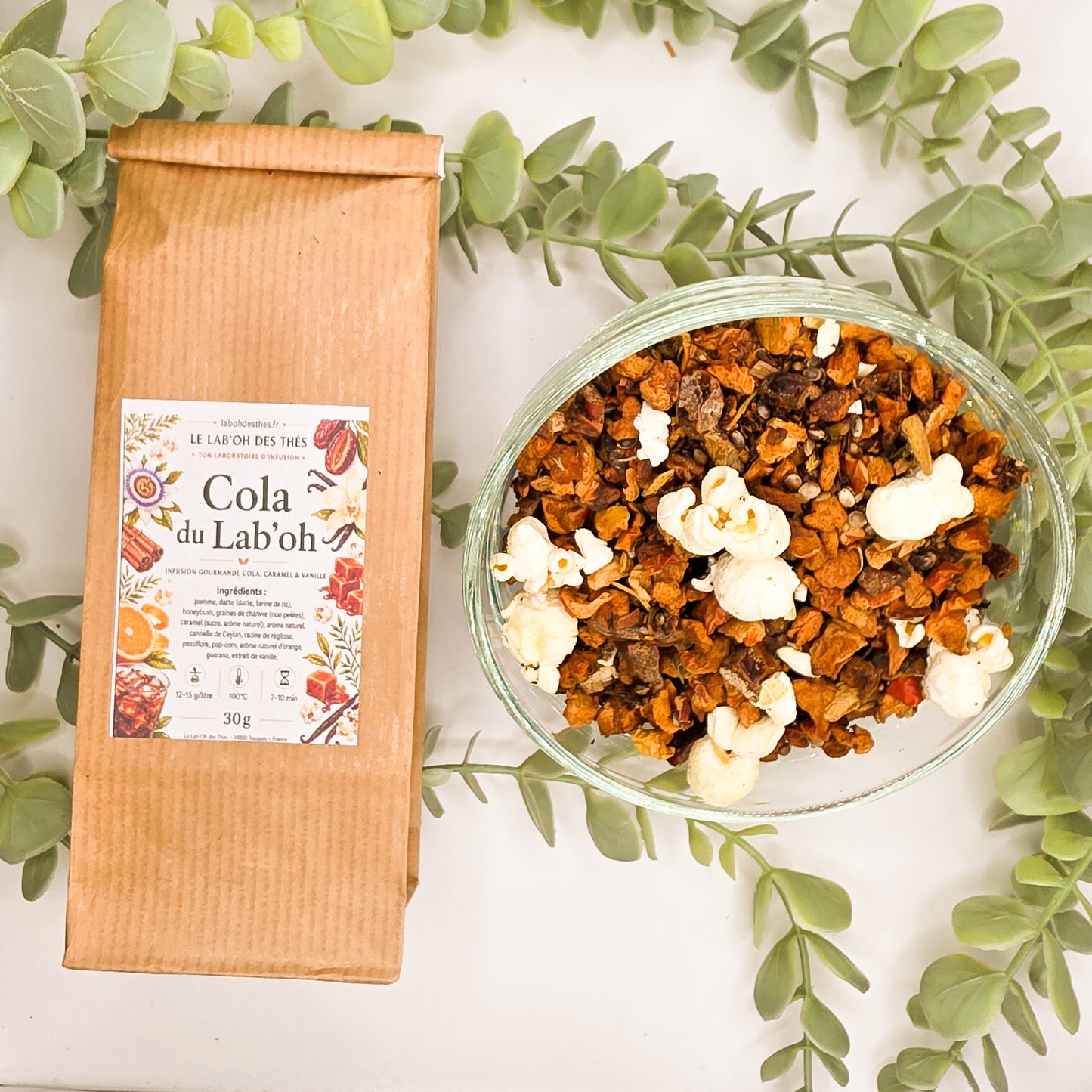 Cola du Lab'oh infusion gourmande en sachet et vrac – cola caramel vanille pop-corn pomme datte honeybush sans théine – Le Lab'oh des Thés