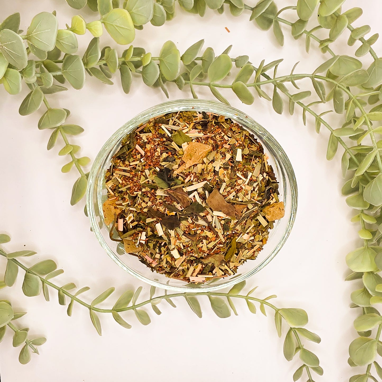 Île de Jade infusion en vrac – mélange rooibos maté vert citronnelle China Sencha ananas Pai Mu Tan – Le Lab'oh des Thés