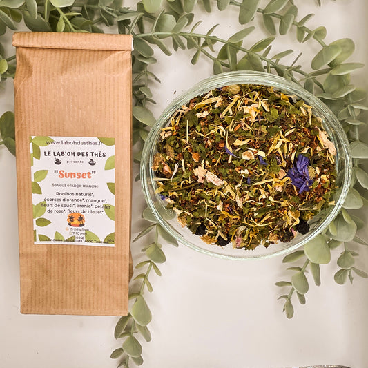Rooibos Sunset en sachet et vrac – rooibos naturel ortie écorces d'orange mangue fleurs de souci aronia pétales de rose fleurs de bleuet – Le Lab'oh des Thés